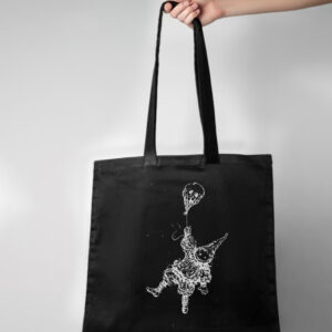 Free hanging tote bag